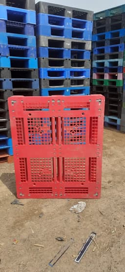 Used Plastic Pallets 1